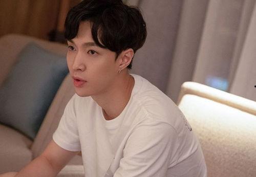 娱乐吃瓜张艺兴,从娱乐吃瓜到实力偶像的蜕变之路 第1张 娱乐吃瓜张艺兴,从娱乐吃瓜到实力偶像的蜕变之路 第1张